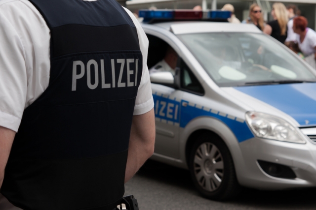Tatverdächtiger im Neuenbaumer Dreifachmord nach Bielefeld überführt