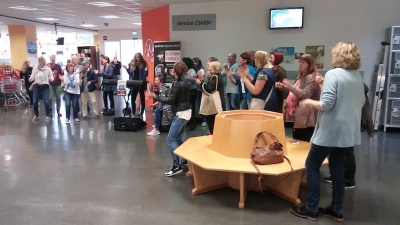 Flashmob in Hiller Supermarkt