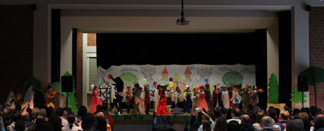 Volles Haus beim Musical &quot;Drachenkämpfer - vom Bauernjungen zum Königssohn&quot;